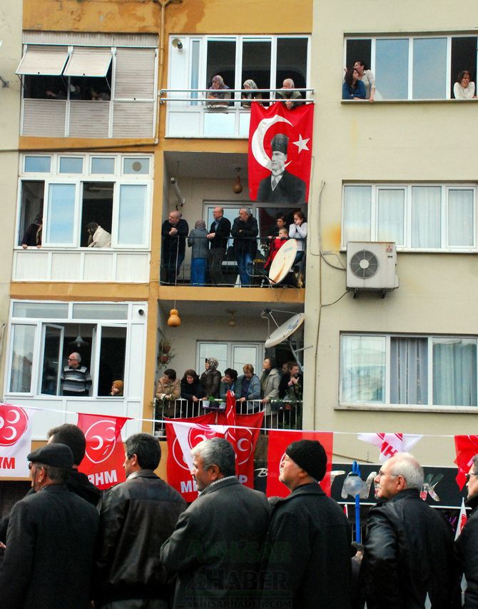 MHP LİDERi DEVLET BAHÇELİ AKHİSARLILAR İLE BULUŞTU